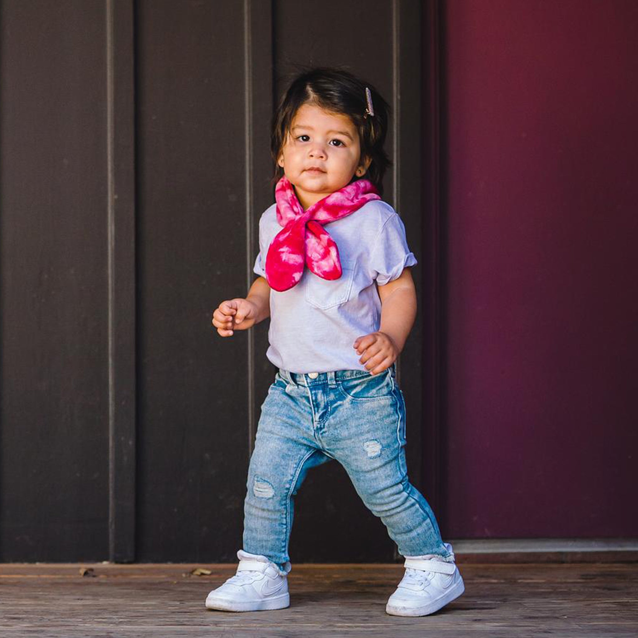 Kids pink tie dye scarf. 